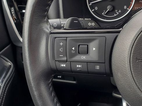 Used 2023 Nissan Rogue SL AWD/4WD image 16