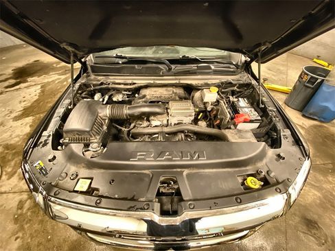 Used 2022 RAM 1500 Limited w/ Bed Utility Group image 10