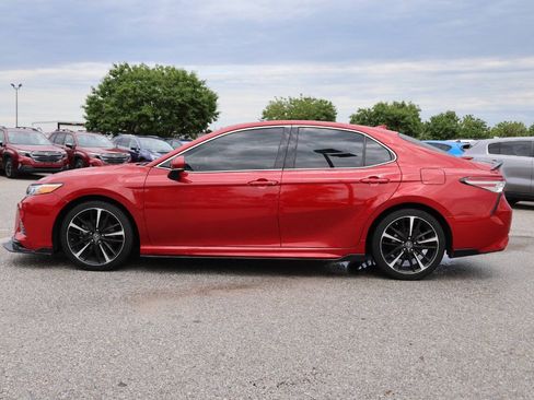 Used 2019 Toyota Camry XSE FWD image 8