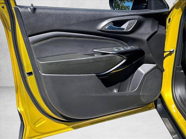 Used 2024 Chevrolet Trax ACTIV w/ Sunroof Package FWD image 17
