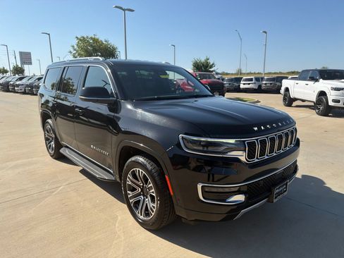 Used 2024 Jeep Wagoneer Series II w/ Flexible Seating Group AWD/4WD image 7