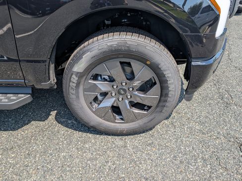 New 2025 Ford F150 Lightning Flash image 8