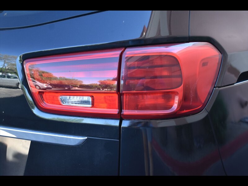 Used 2019 Kia Sedona LX FWD image 52
