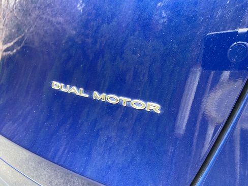 Used 2022 Tesla Model Y Long Range image 34