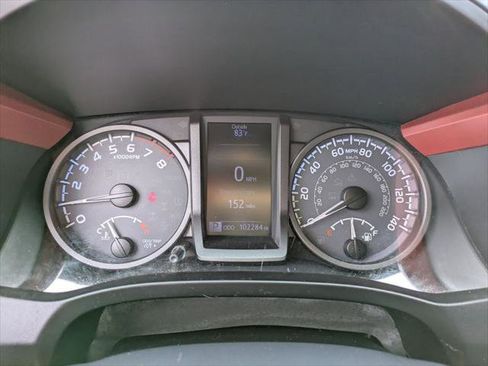 Certified 2018 Toyota Tacoma TRD Sport image 24