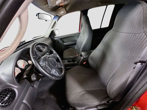 Used 2002 Jeep Liberty Sport AWD/4WD image 11