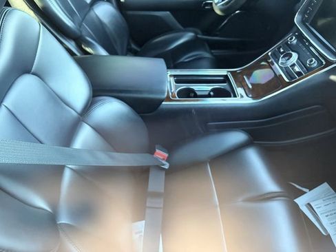 Used 2019 Lincoln Continental Premiere image 9