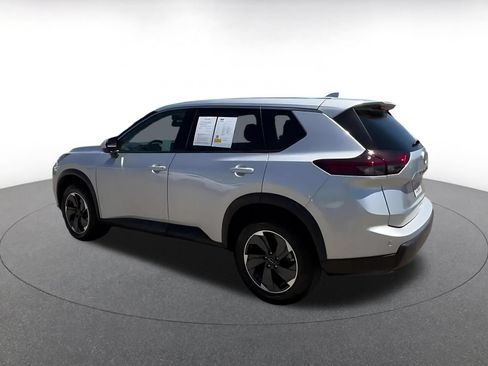 Used 2025 Nissan Rogue SV FWD image 10