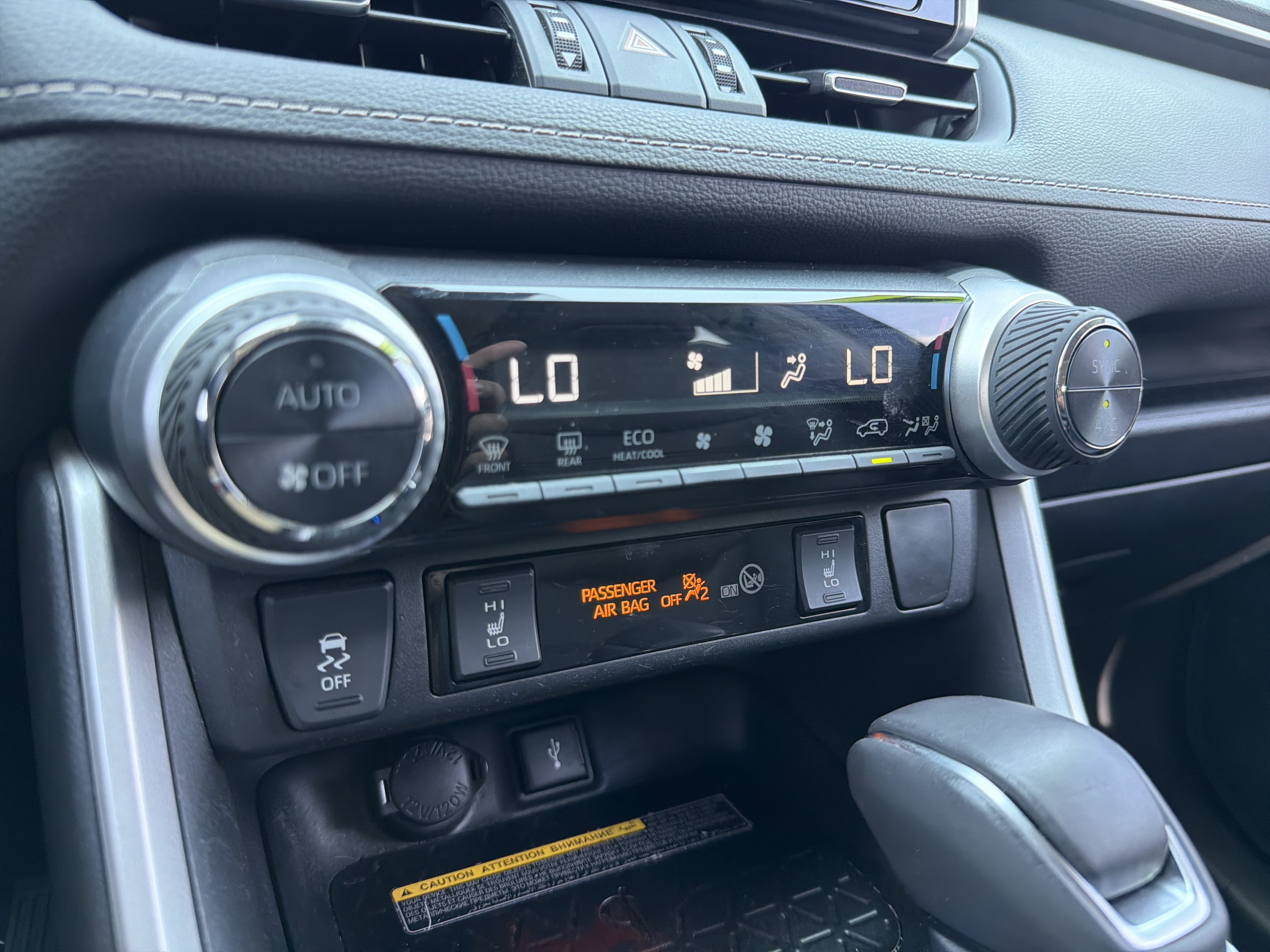 Used 2021 Toyota RAV4 XLE Premium AWD/4WD image 8