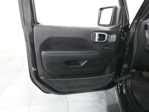 Used 2022 Jeep Wrangler Unlimited Sahara w/ Cold Weather Group AWD/4WD image 24