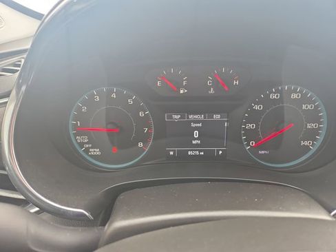 Used 2017 Chevrolet Malibu LT image 32