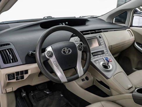 Used 2013 Toyota Prius Two FWD image 2