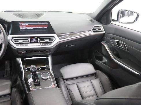Used 2019 BMW 330i xDrive Sedan w/ Premium Package image 21