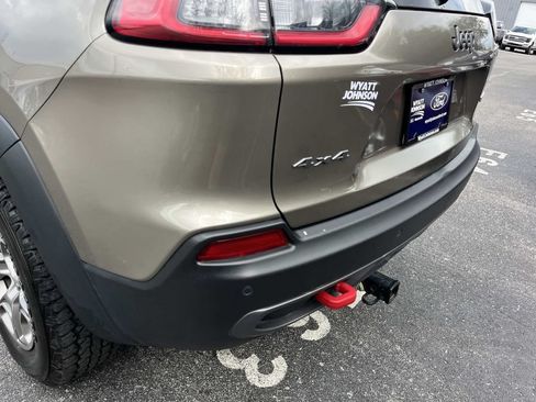 Used 2021 Jeep Cherokee Trailhawk AWD/4WD image 12