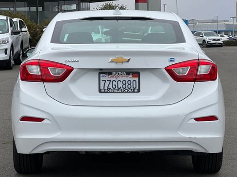 Used 2017 Chevrolet Cruze LT w/ Leather Package image 8