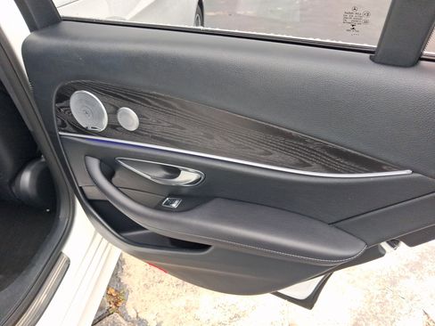 Used 2017 Mercedes-Benz E 300 image 34