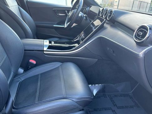 Used 2025 Mercedes-Benz C 300 Sedan image 33