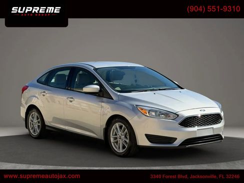 Used 2018 Ford Focus SE image 1