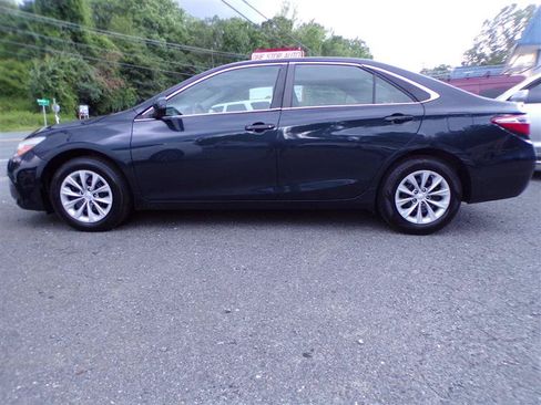 Used 2016 Toyota Camry LE FWD image 12