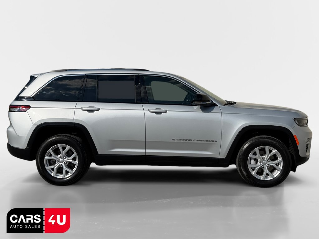 Used 2023 Jeep Grand Cherokee Limited w/ Trailer Tow Prep Group (B) AWD/4WD image 8