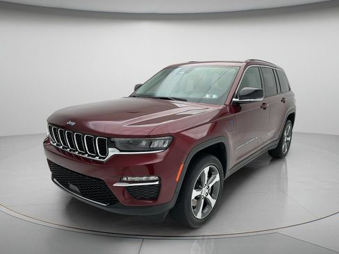 Used 2023 Jeep Grand Cherokee 4WD 4xe image 3