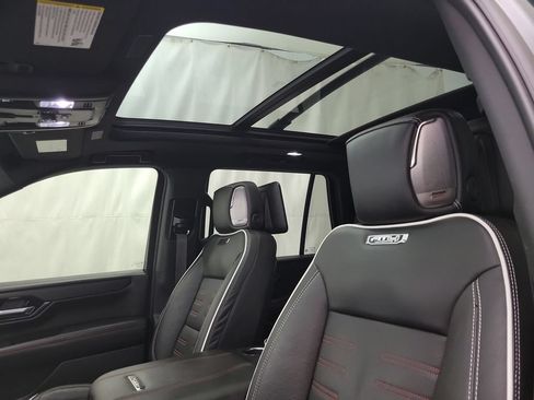 Used 2025 GMC Yukon AT4 Ultimate AWD/4WD image 11