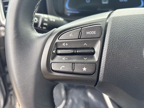 Certified 2024 Hyundai Venue SEL FWD image 15