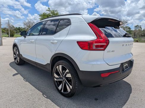 Used 2024 Volvo XC40 B5 Ultimate w/ Protection Package Premier AWD/4WD image 7