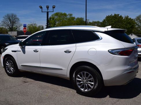 Used 2023 Buick Enclave Essence AWD/4WD image 8