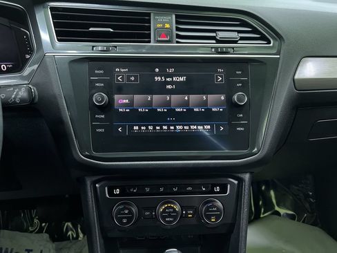 Used 2020 Volkswagen Tiguan SEL AWD/4WD image 21