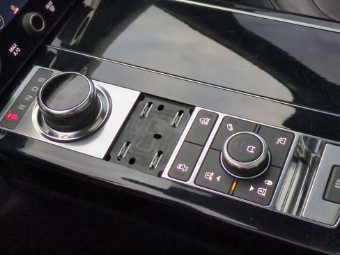 Used 2018 Land Rover Range Rover Long Wheelbase Supercharged image 34