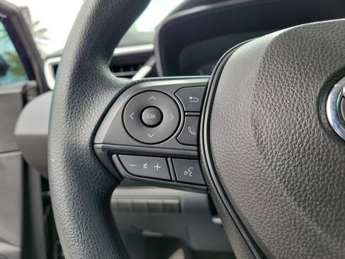 Used 2025 Toyota Corolla LE FWD image 21