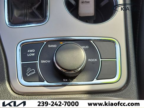Used 2021 Jeep Grand Cherokee Limited AWD/4WD image 30