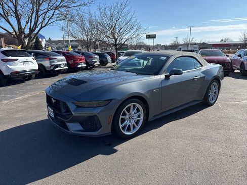 Used 2025 Ford Mustang GT Premium RWD image 17
