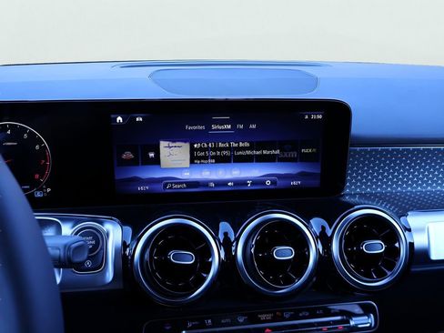 New 2026 Mercedes-Benz GLB 250 4MATIC image 22