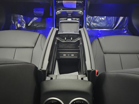 New 2026 Mercedes-Benz GLB 250 4MATIC image 37