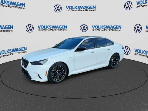 Used 2025 BMW M5 w/ Executive Package AWD/4WD image 4