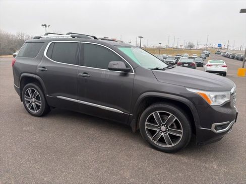 Used 2018 GMC Acadia Denali w/ Technology Package image 9