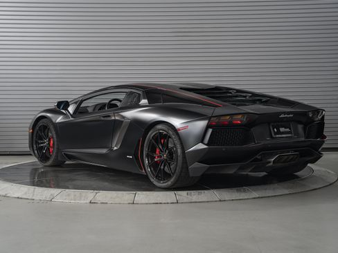 Used 2016 Lamborghini Aventador LP 700-4 AWD/4WD image 3