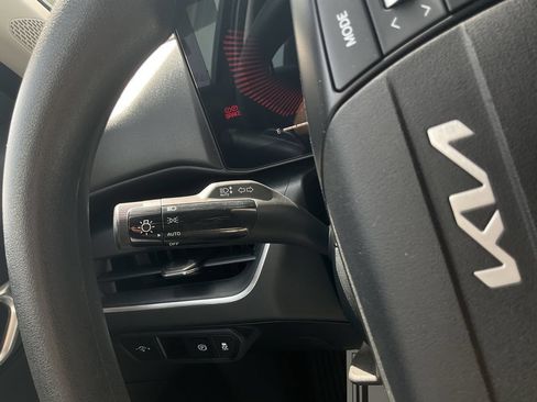 Used 2025 Kia K4 FWD image 27