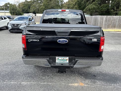 Used 2017 Ford F150 XLT image 4