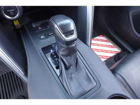 Used 2024 Toyota Venza LE AWD/4WD image 20