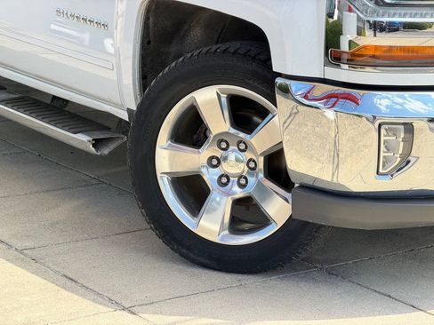 Used 2018 Chevrolet Silverado 1500 LT w/ All Star Edition AWD/4WD image 10
