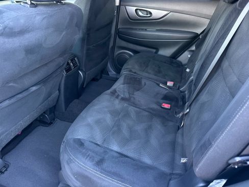 Used 2016 Nissan Rogue S w/ Appearance Package AWD/4WD image 11