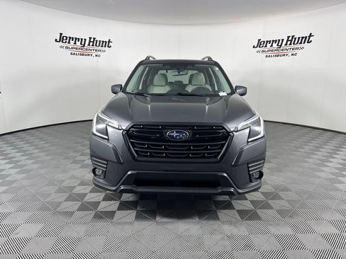 Used 2024 Subaru Forester Premium AWD/4WD image 3