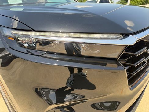 Used 2025 Honda CR-V EX image 24