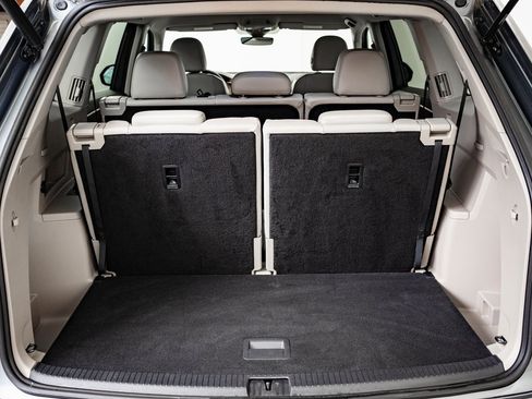 Used 2024 Volkswagen Atlas SE image 19