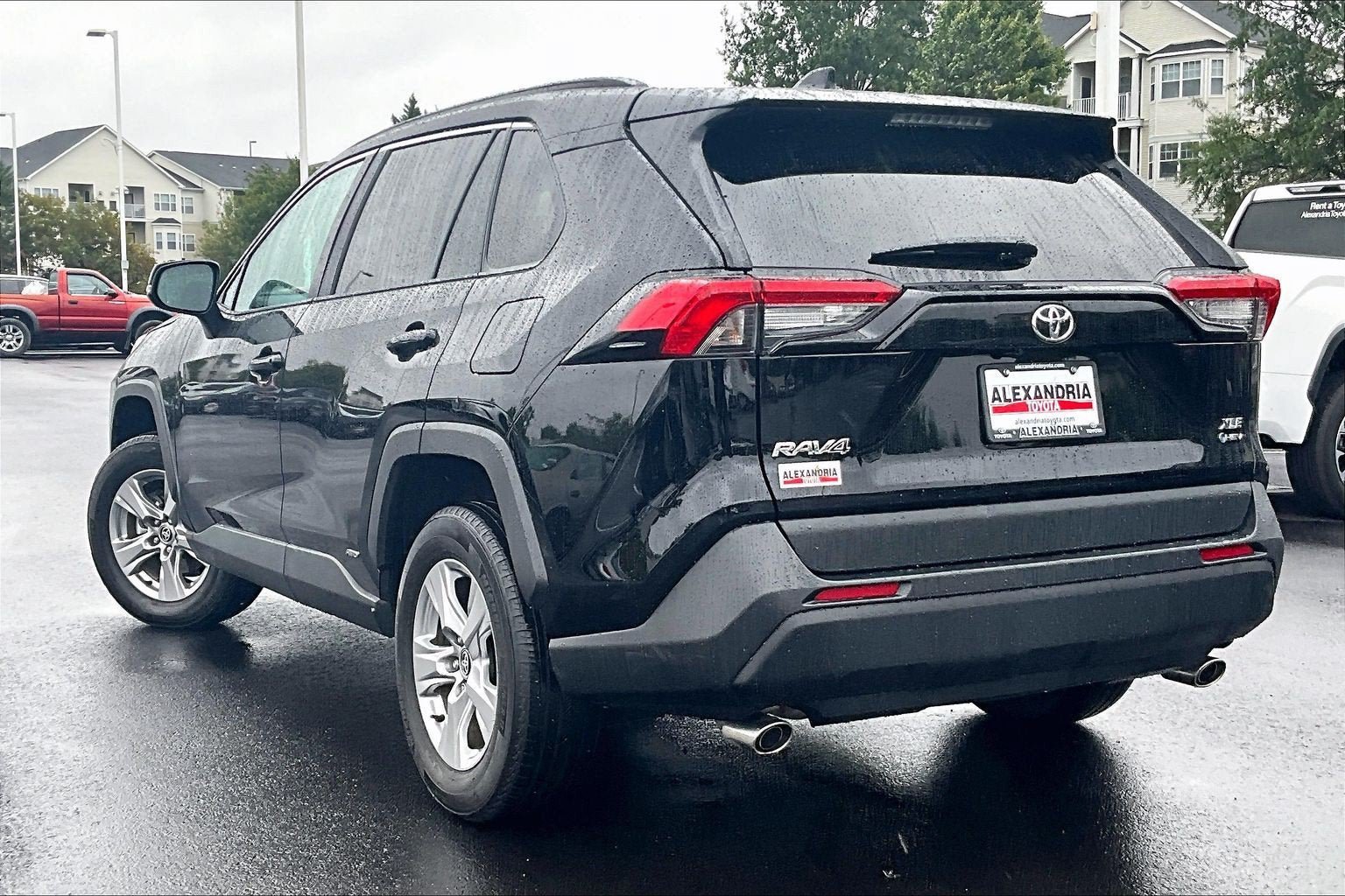 Used 2025 Toyota RAV4 XLE AWD/4WD image 11