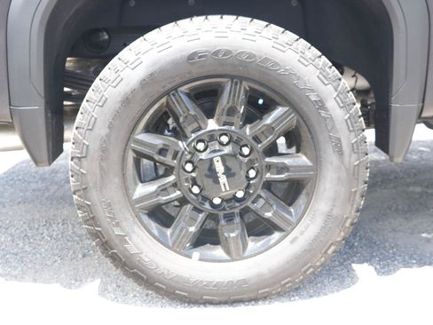 New 2026 GMC Sierra 2500 AT4 w/ AT4 Premium Plus Package AWD/4WD image 13