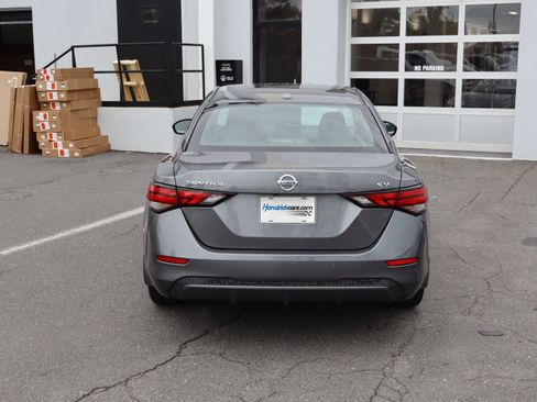 Used 2022 Nissan Sentra SV FWD image 9